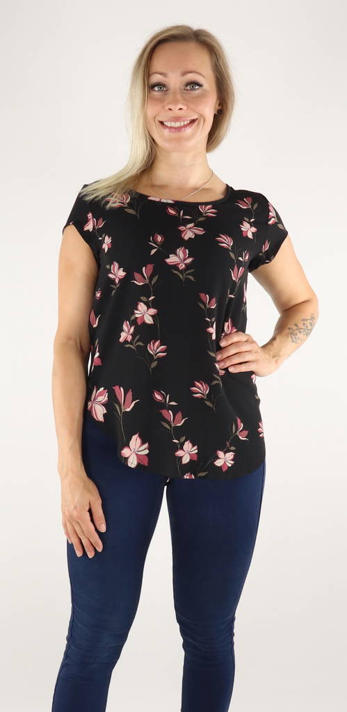 Only T-Shirt Vic aop, svart/magnolia - T-shirts för damer - 131521 - 1