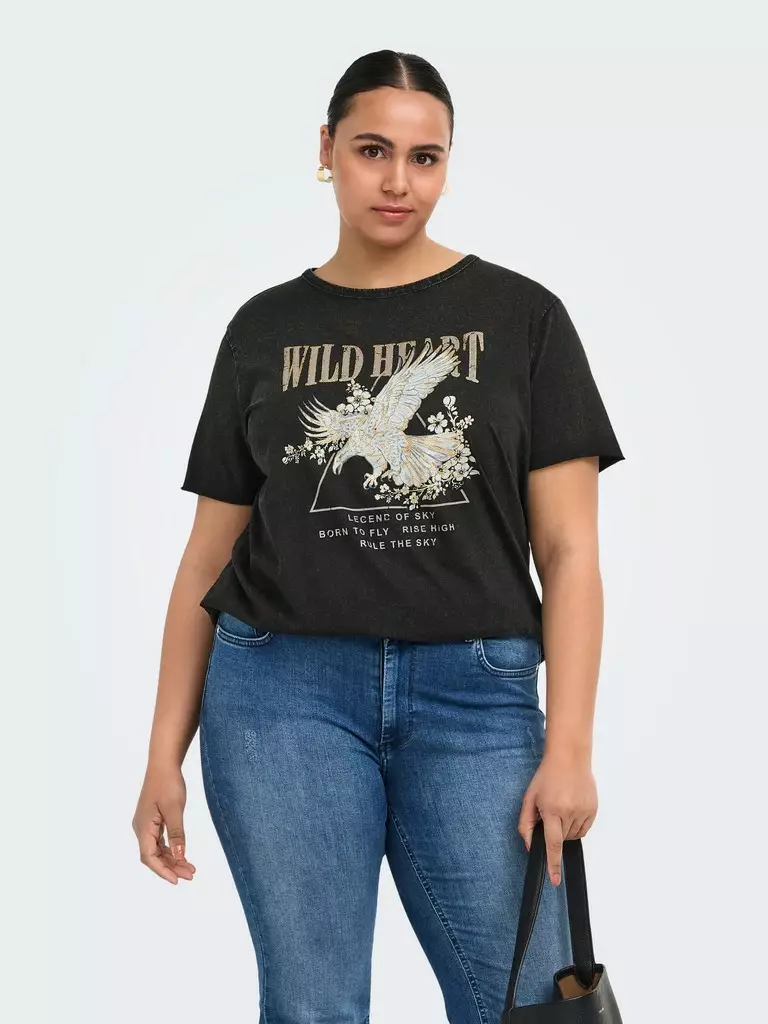 Only Carmakoma T-shirt svart/vildhjärta