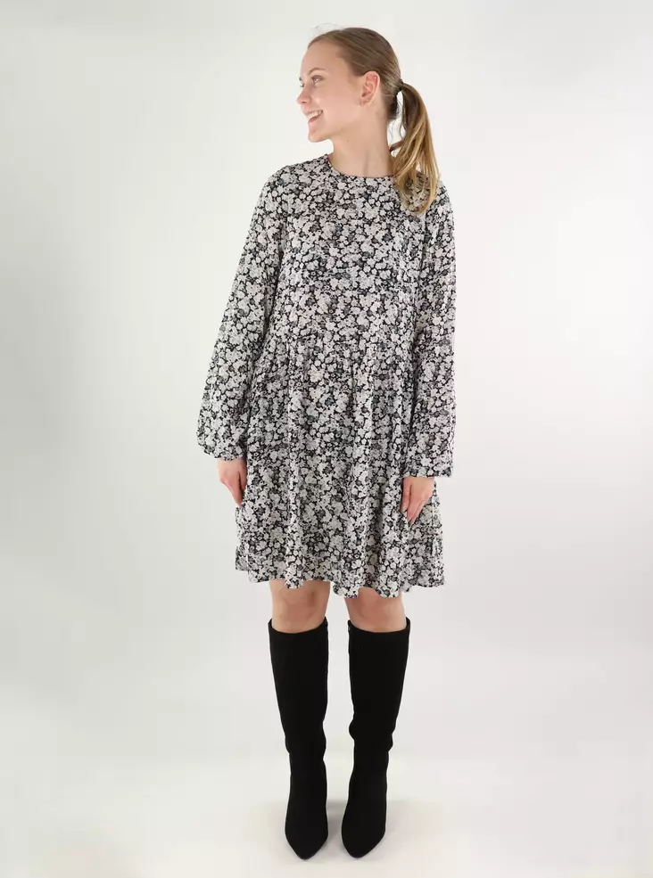 Vero Moda blommig klänning Kort snövit/mocking - Klänningar och tunikor - 137764 - 1