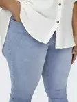Only Carmakoma plus size capris HW trosor ljusblå denim - Shorts och capribyxor för damer - 136425 - 4