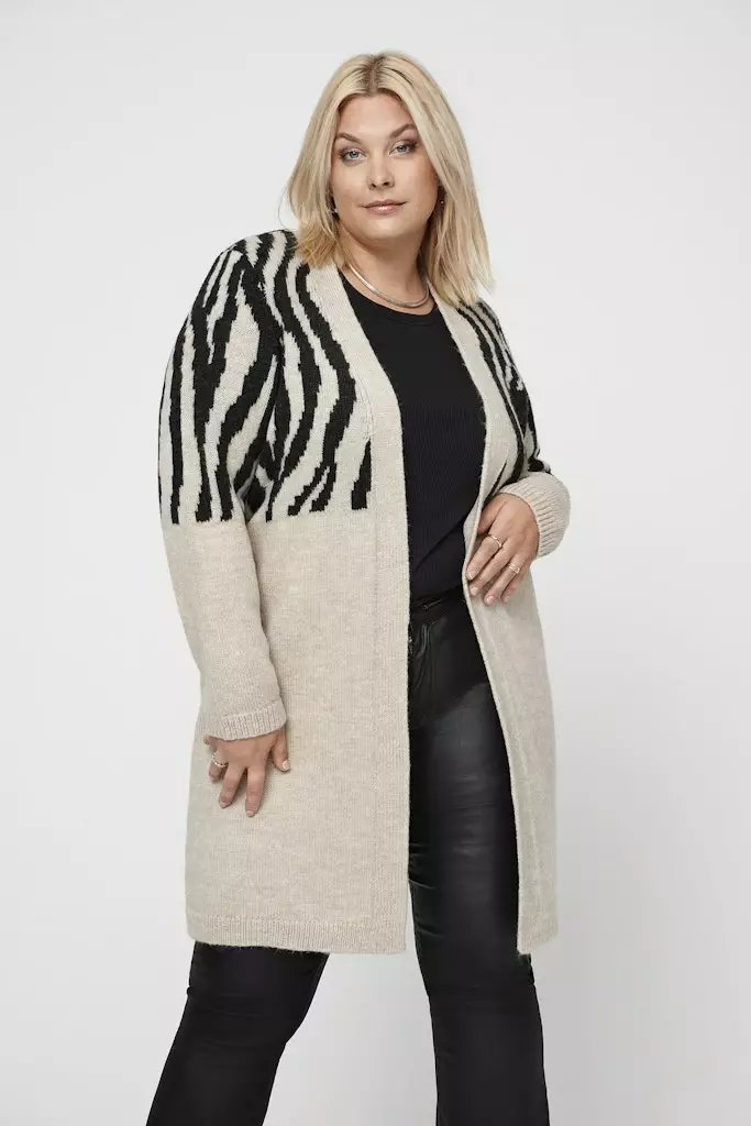 Carmakoma Cardigan ANIMAL whitecap grå - Stickat för damer - 139555 - 1