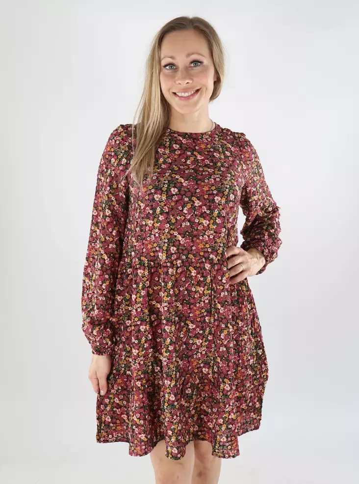 Vero Moda blommig klänning chokladtårta - Klänningar och tunikor - 138875 - 1