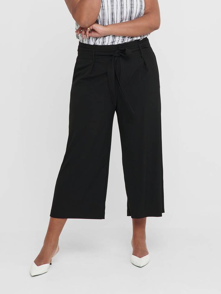 Only Carmakoma Byxor Icole culotte svart - Byxor för damer - 126337 - 1
