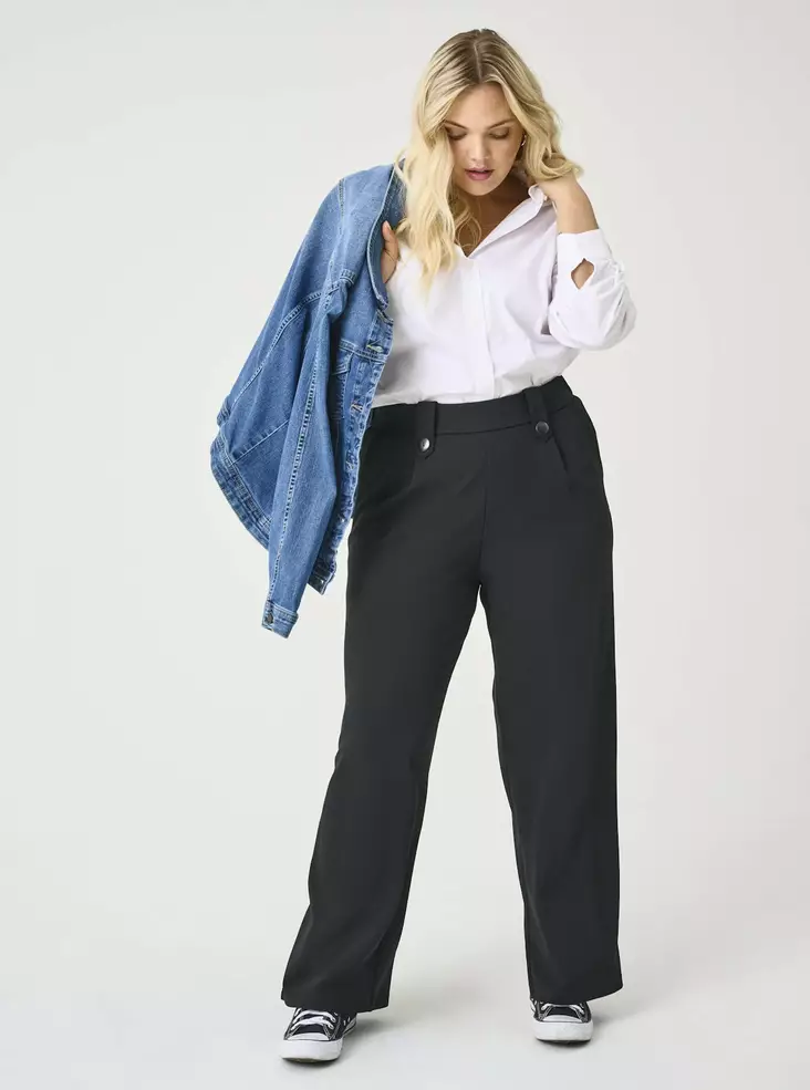 Only Carmakoma plus size byxor Button Pant svart - Byxor för damer - 140117 - 1