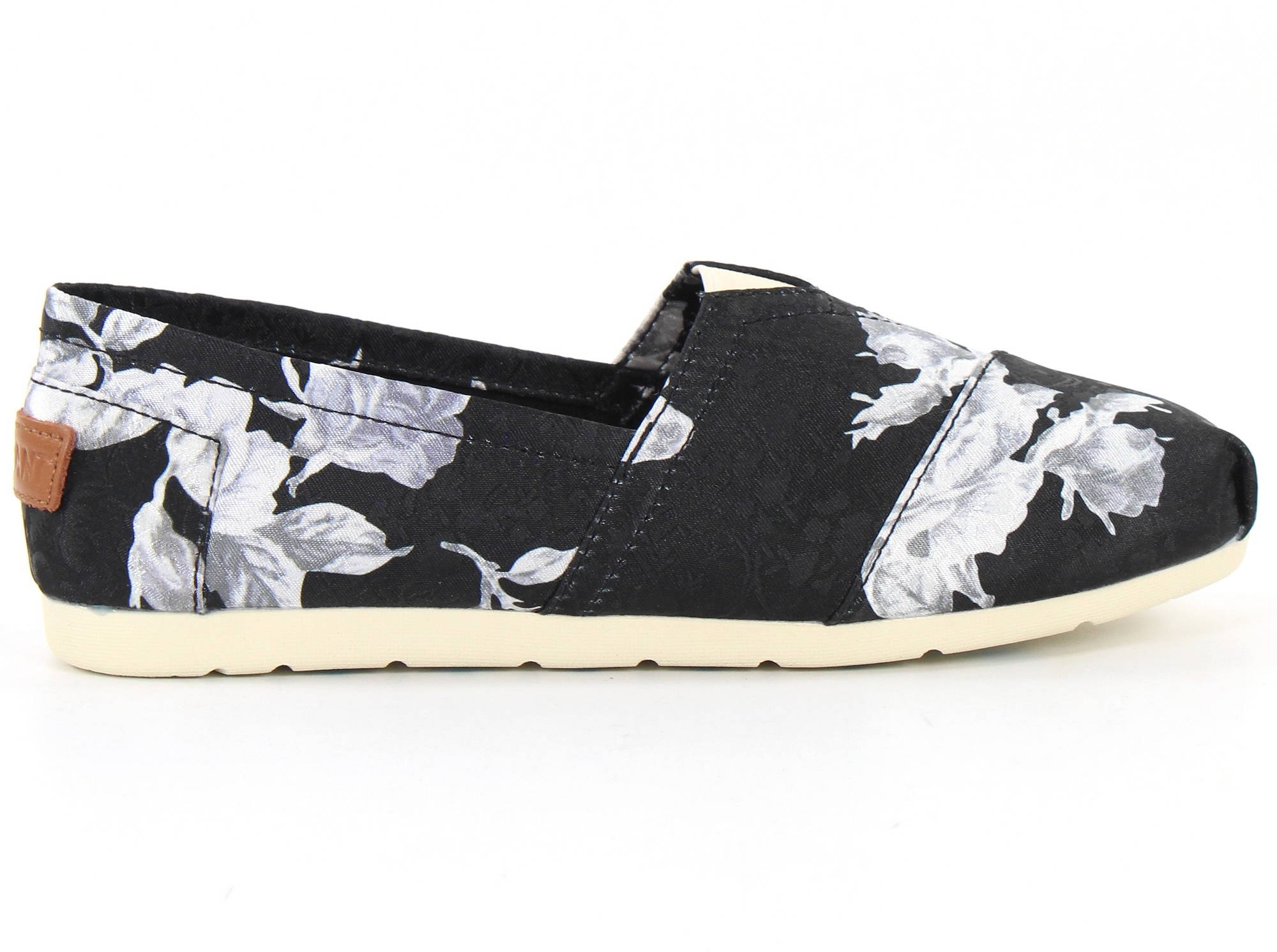 Migant Promenadskor A921 43 svart blomma Stilettoshop.se Migant Promenadskor A921 43 svart blomma Stilettoshop.se
